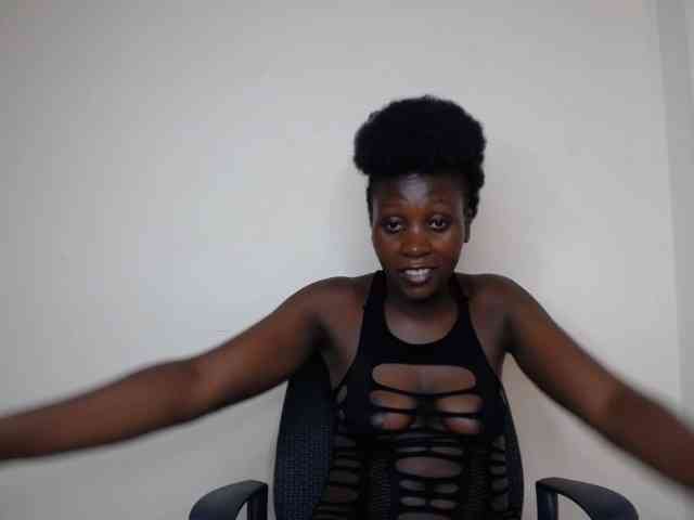 SweetCoochie22 webcam