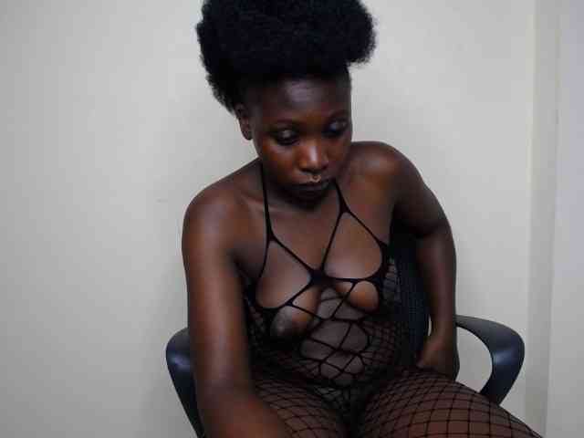 SweetCoochie22 webcam