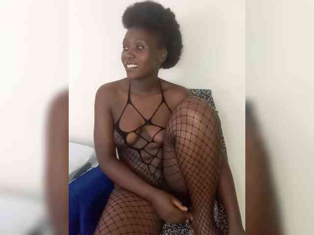 SweetCoochie22 webcam
