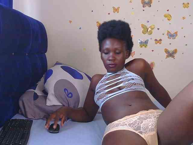 SweetCoochie22 webcam