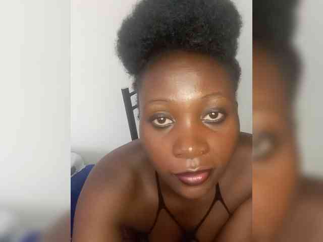 SweetCoochie22 webcam