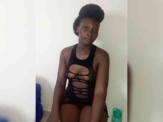 SweetCoochie22 webcam