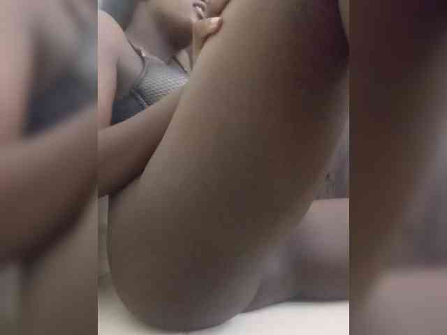 SweetCoochie22 webcam