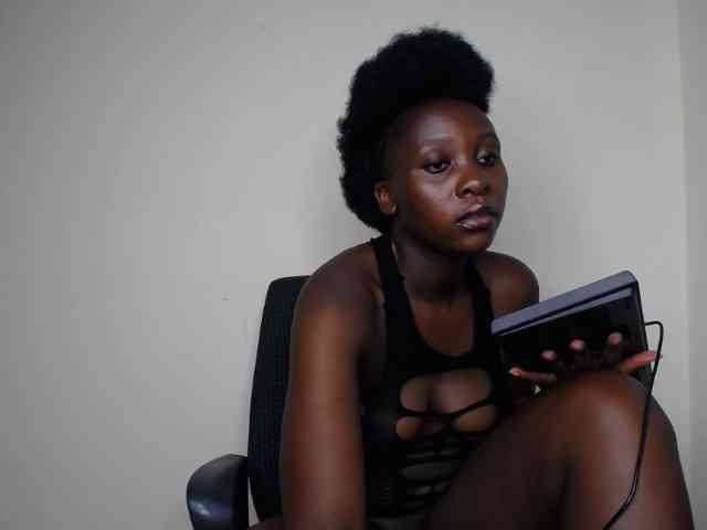 SweetCoochie22 webcam