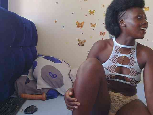 SweetCoochie22 webcam