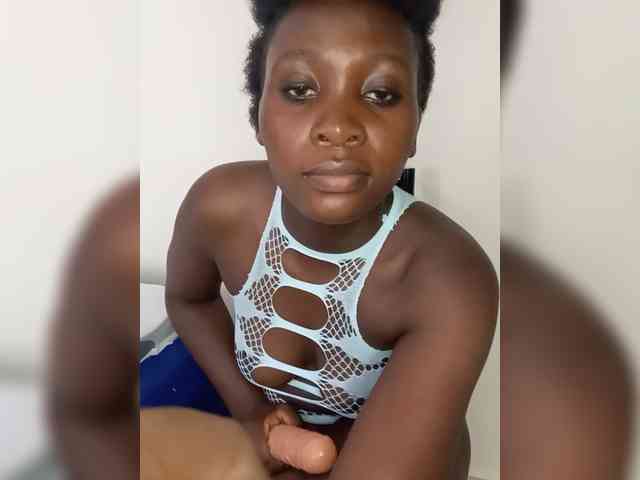 SweetCoochie22 webcam