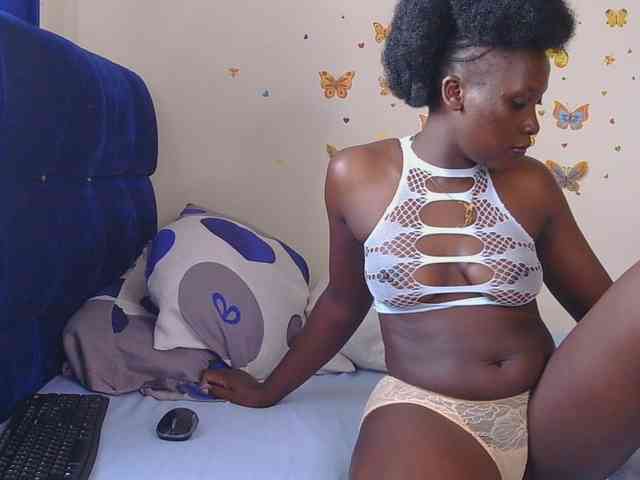 SweetCoochie22 webcam
