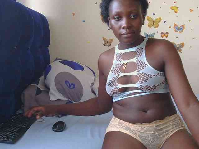 SweetCoochie22 webcam