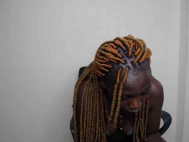 SweetCoochie22 webcam