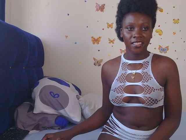 SweetCoochie22 webcam