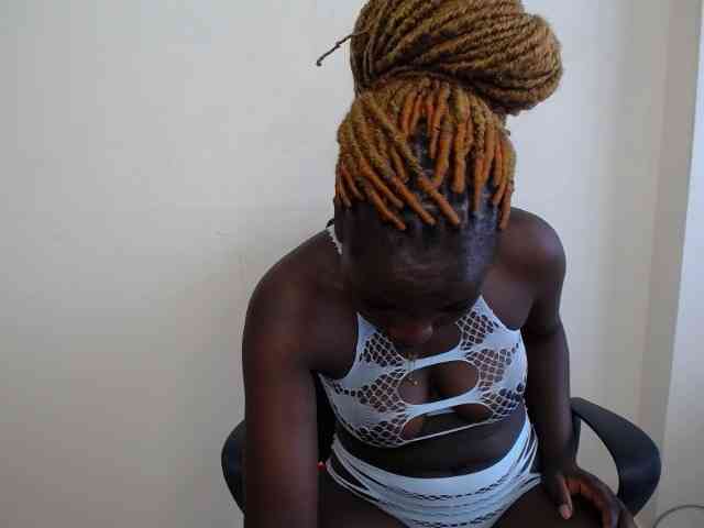 SweetCoochie22 webcam