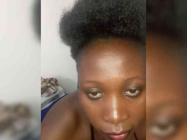 SweetCoochie22 webcam
