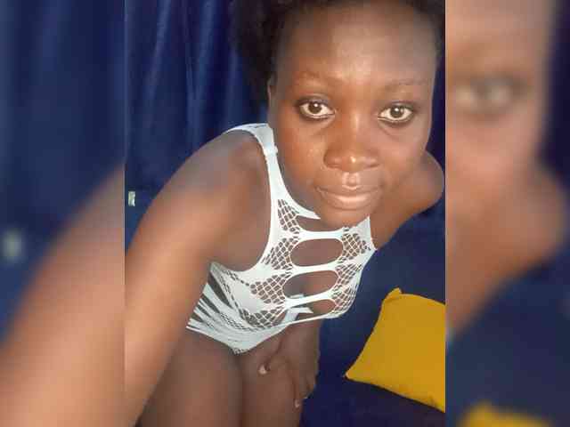 SweetCoochie22 webcam