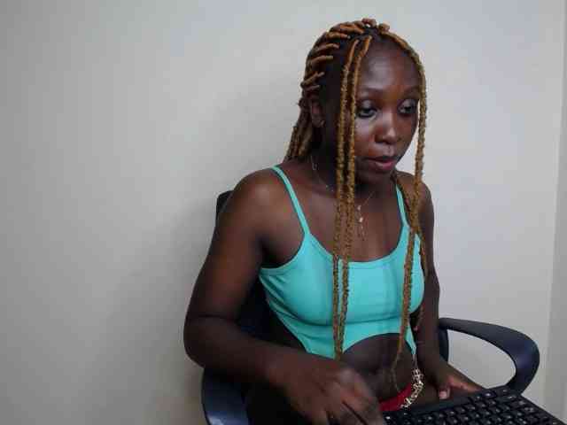 SweetCoochie22 webcam