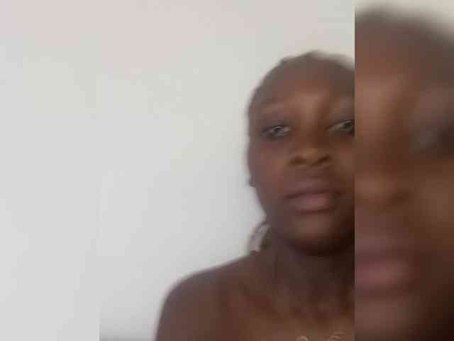 SweetCoochie22 webcam