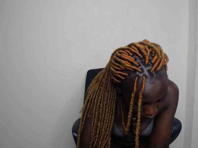 SweetCoochie22 webcam