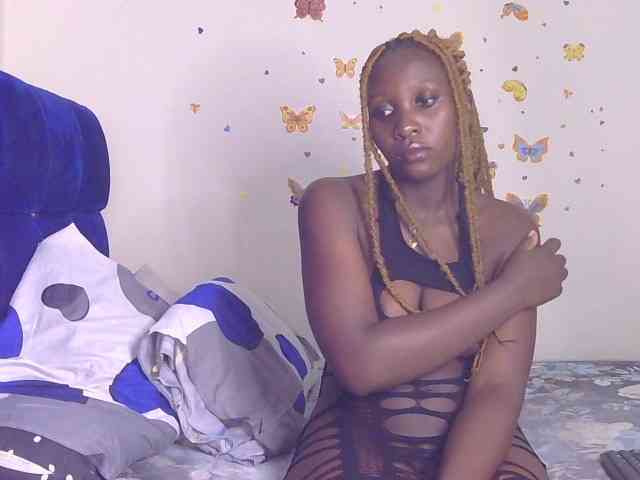 SweetCoochie22 webcam