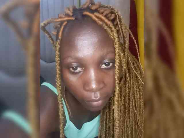 SweetCoochie22 webcam