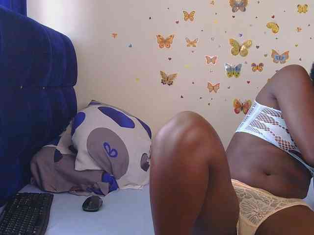 SweetCoochie22 webcam