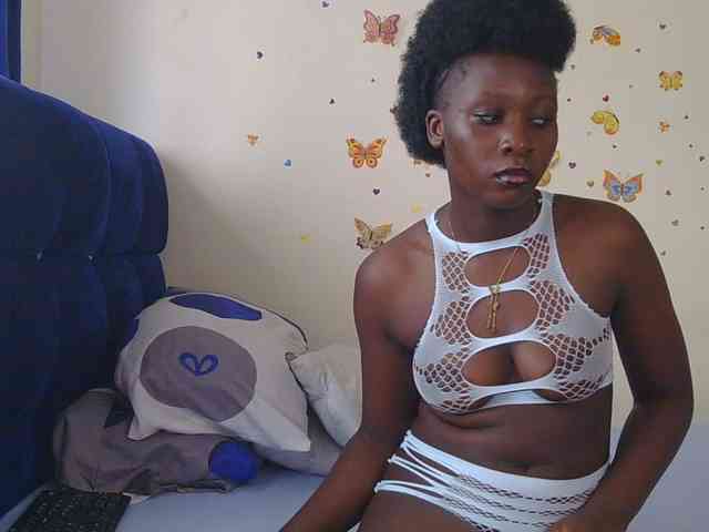 SweetCoochie22 webcam