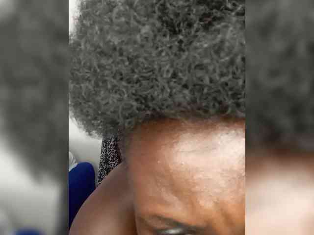 SweetCoochie22 webcam