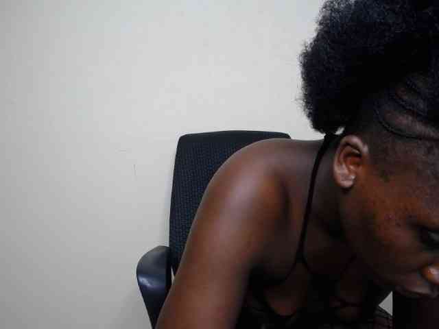 SweetCoochie22 webcam