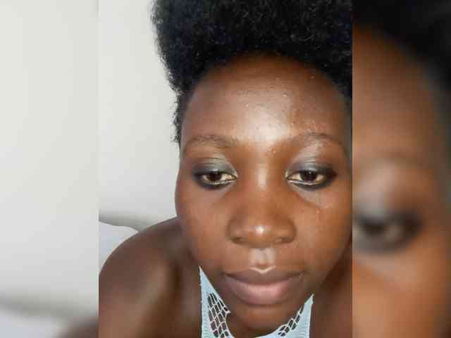 SweetCoochie22 webcam
