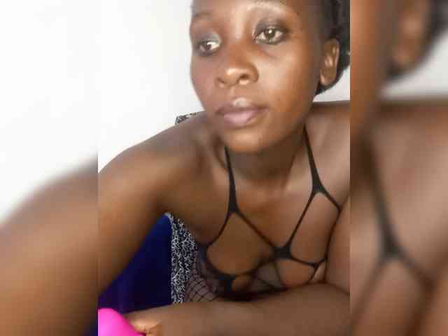 SweetCoochie22 webcam