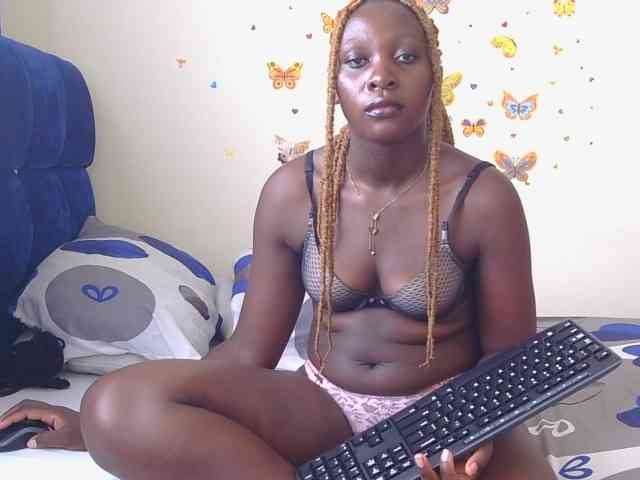 SweetCoochie22 webcam
