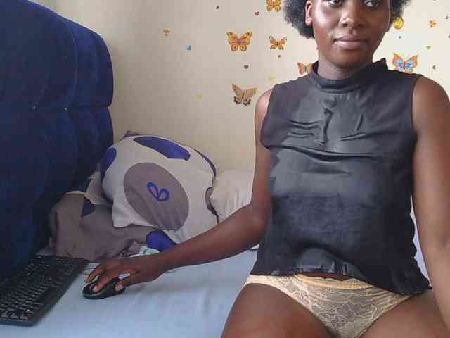 SweetCoochie22 webcam