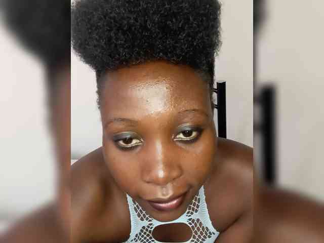 SweetCoochie22 webcam