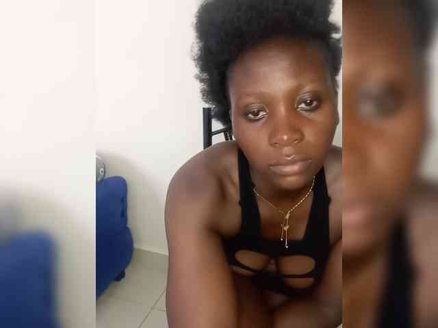 SweetCoochie22 webcam