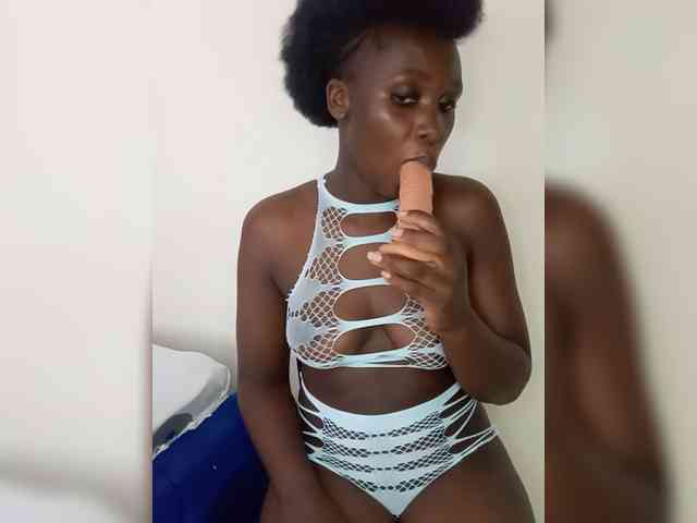 SweetCoochie22 webcam
