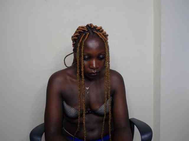 SweetCoochie22 webcam