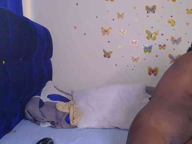SweetCoochie22 webcam