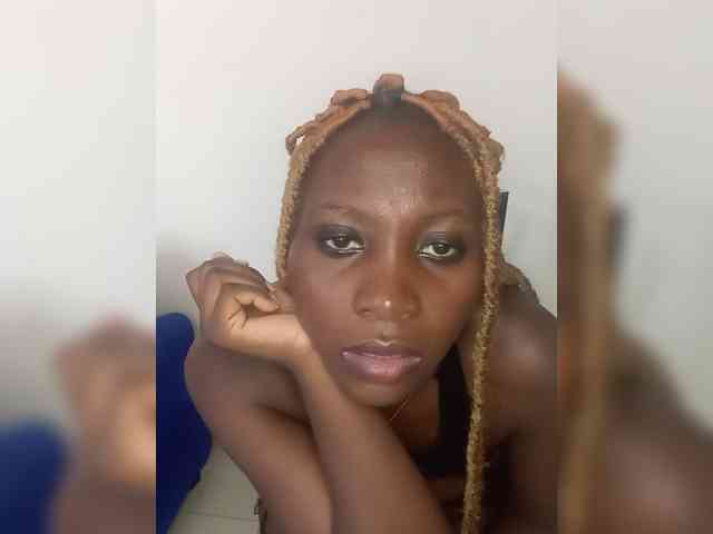 SweetCoochie22 webcam