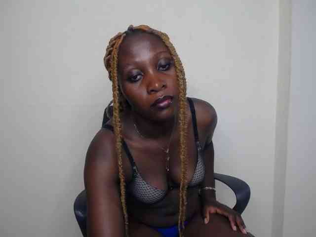 SweetCoochie22 webcam