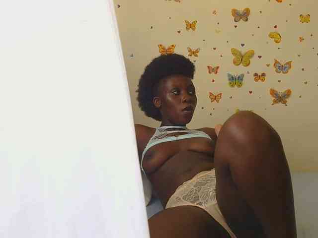 SweetCoochie22 webcam