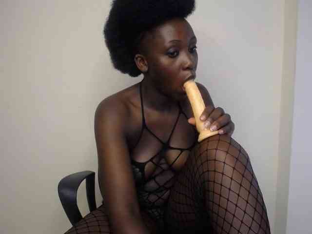 SweetCoochie22 webcam