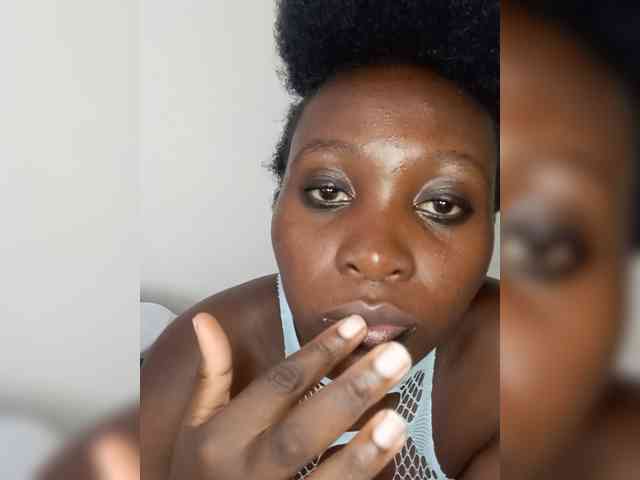 SweetCoochie22 webcam