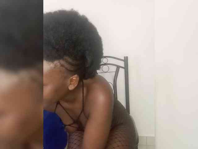 SweetCoochie22 webcam
