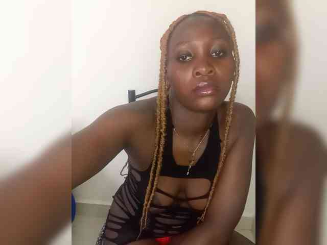 SweetCoochie22 webcam