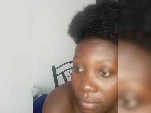 SweetCoochie22 webcam