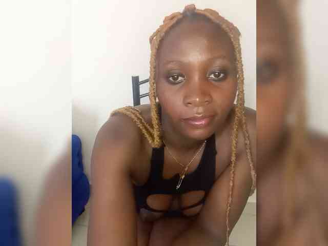 SweetCoochie22 webcam