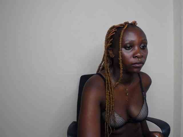 SweetCoochie22 webcam
