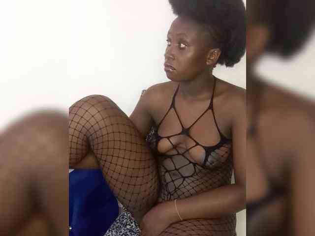 SweetCoochie22 webcam