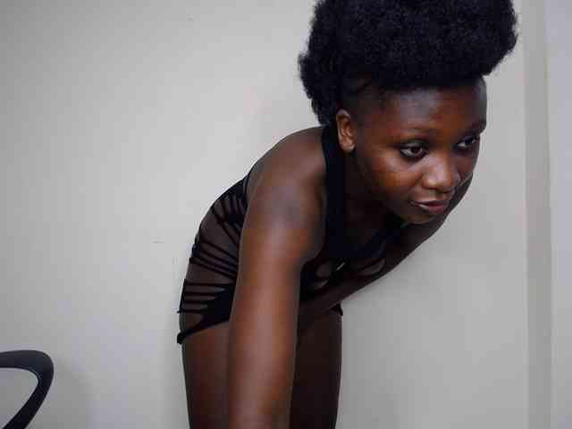 SweetCoochie22 webcam