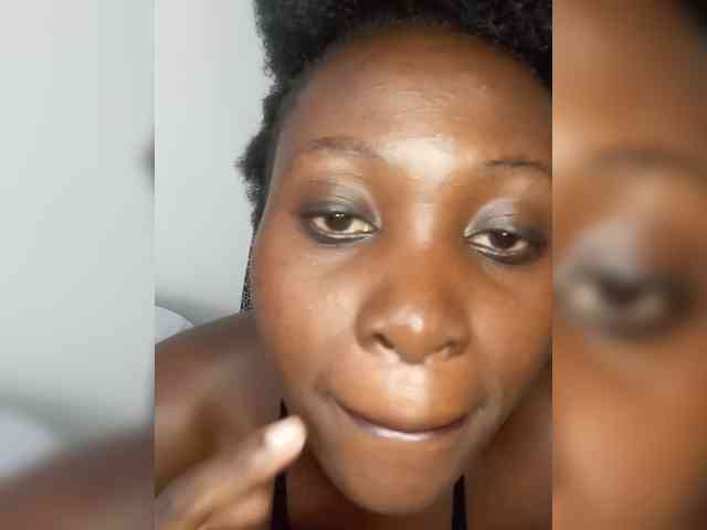 SweetCoochie22 webcam