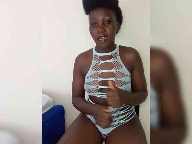 SweetCoochie22 webcam