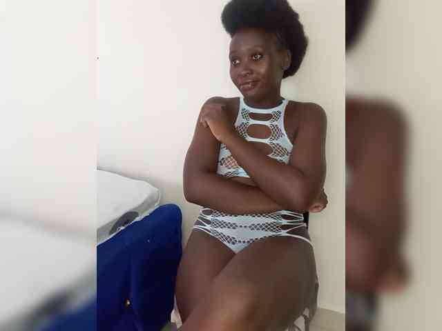 SweetCoochie22 webcam